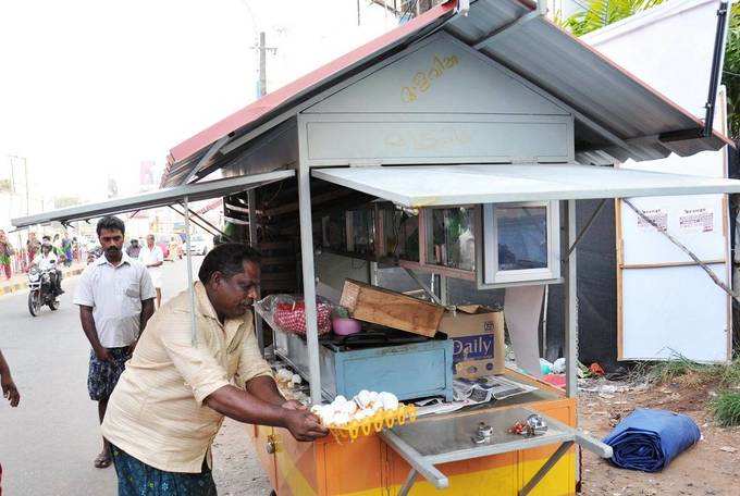 തട്ടുകടകളിലും പാഴ്സൽ മാത്രം