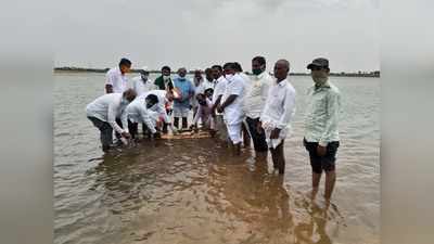 ಕೆರೆಗೆ ಗಂಗಾಪೂಜೆ ಸಲ್ಲಿಸಿದ ಶಾಸಕ