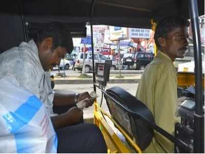 கொரோனாவை விட கடன் எங்கள் உயிரை எடுக்கிறது..! ஆட்டோ ஓட்டுனர்கள் வேதனை...