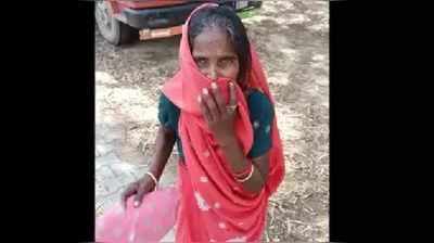 500 રૂપિયા લેવા 30 કિમી ચાલીને બેંક પહોંચી 50 વર્ષીય મહિલા, પણ ખાલી હાથે પાછી ફરી