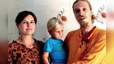 લોકડાઉનને કારણે દ્વારકામાં ફસાયેલો રશિયન પરિવાર માણી રહ્યો છે સૌરાષ્ટ્રની મહેમાનગતિ