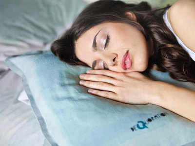 Pillow Related Disease: मुहांसों से बुखार तक, इन 5 बीमारियों की वजह हो सकता है तकिया