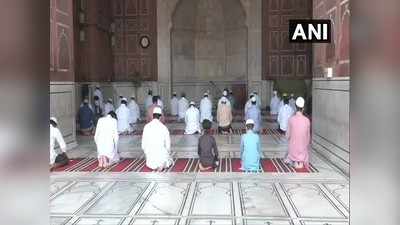 जामा मस्जिद में अदा की गई रमजान के आखिरी जुमे की नमाज, रो पड़े शाही इमाम