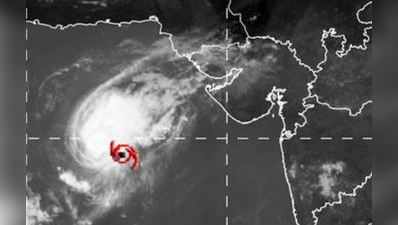 Maha Cyclone: વેરાવળથી 720km દૂર વાવાઝોડું, દરિયાકાંઠાના વિસ્તારોમાં યલો એલર્ટ જાહેર