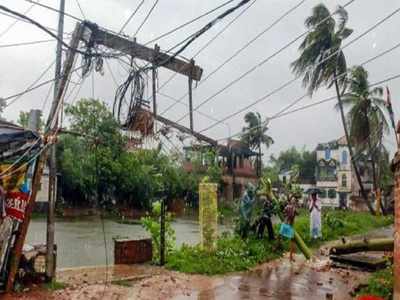 উপড়ে গিয়েছে হাজার-হাজার খুঁটি, গ্রাম বাংলায় বিদ্যুৎ ফিরতে আরও ২ সপ্তাহ!