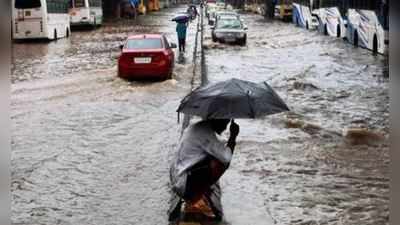 મુંબઈમાં ધોધમાર વરસાદ પડતા અનેક સ્થળો પાણીમાં ગરકાવ, રેડ એલર્ટ જાહેર