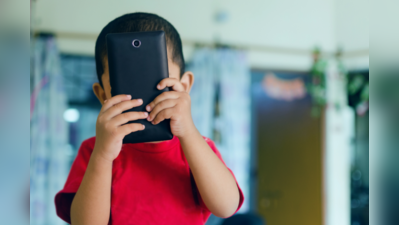 ઊંઘતા પહેલા તમારૂ બાળક સ્માર્ટફોન વાપરતું હોય તો આટલું જાણી લો