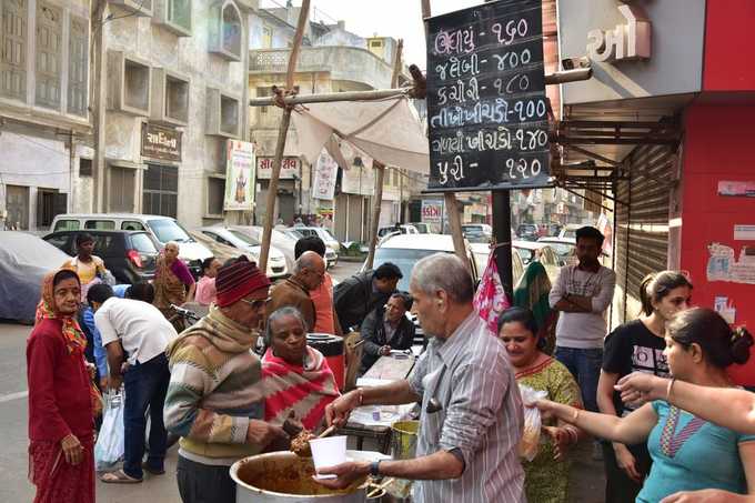 ઊંધિયાની ડિમાન્ડ ટોપ પર