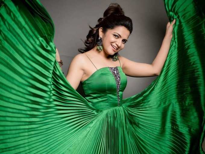 dhivyadharshini