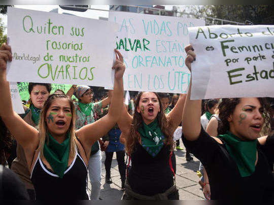Argentinas Senate rejects bill to legalize abortion 