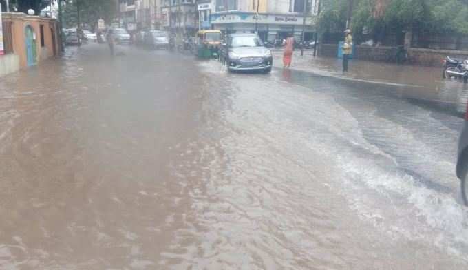 Pics: જામનગરમાં સતત ત્રીજા દિવસે ધોધમાર વરસાદ