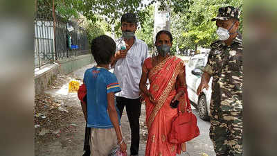 लॉकडाउन में रिश्तेदार ने बच्चे को निकाला, इन अफसरों ने पटना से दिल्ली भेजे मां-बाप