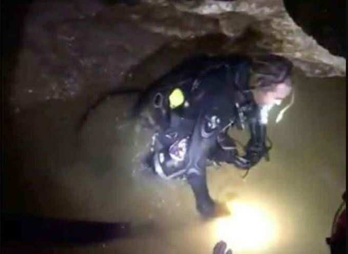 થાઈલેન્ડની ગુફામાં ફસાયેલાં 12માંથી 4 બાળકો બહાર કઢાયાં, બચાવ કાર્ય યથાવત્