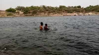 લુણાવાડા: દેગમડા તીર્થ ધામે મહીસાગર નદીમાં સાબરકાંઠાના 5 યુવાનો ડૂબ્યા