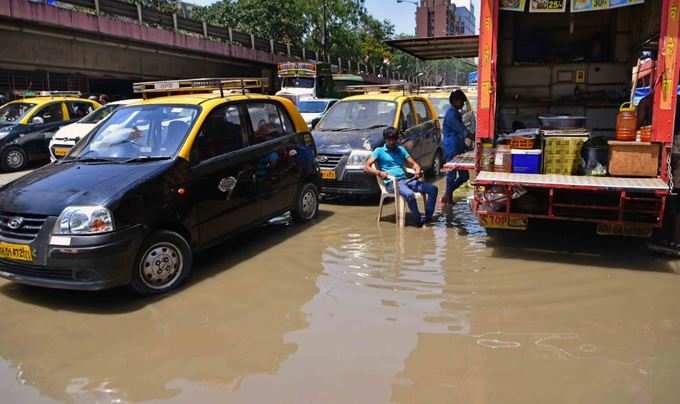 Pics: મુંબઈમાં વરસાદ, ક્યાંક ગરમીથી રાહત તો ક્યાંક આફત