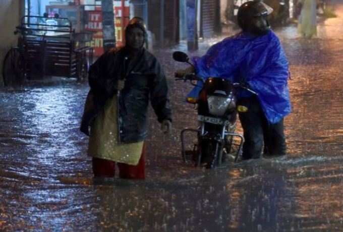 દક્ષિણ ભારતમાં ચોમાસાની ધમાકેદાર એન્ટ્રી, ધોધમાર વરસ્યો વરસાદ