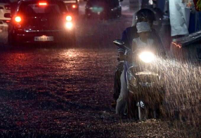 દક્ષિણ ભારતમાં ચોમાસાની ધમાકેદાર એન્ટ્રી, ધોધમાર વરસ્યો વરસાદ