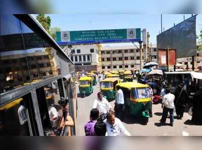 કાલુપુર રેલવે સ્ટેશન પર પાર્કિંગ મોંઘુ પડશે, ચાર્જમાં થયો વધારો 