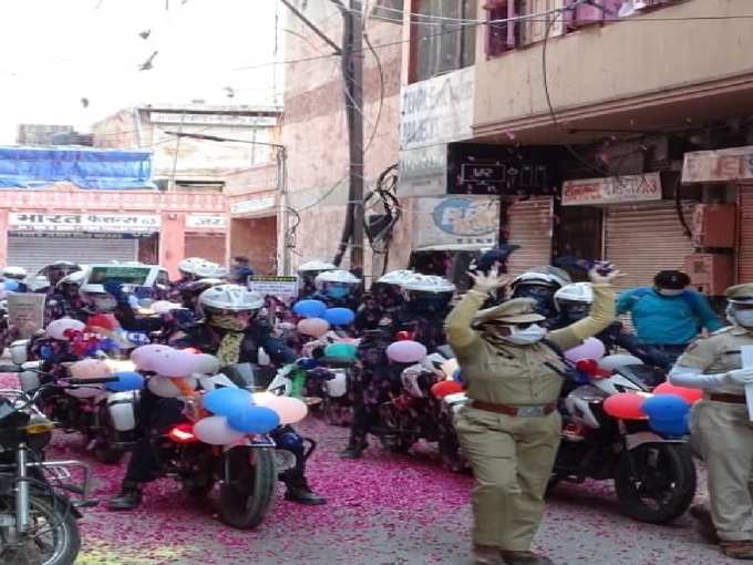 ​80 महिला पुलिसकर्मी दिखी 40 मोटरसाइकिलों पर
