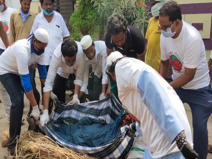 అంత్యక్రియలకు ముందుకు రాకపోవడంతో..