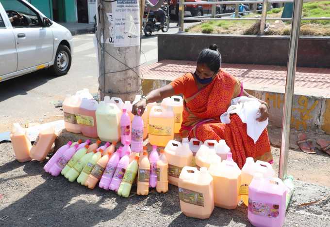 ಒಂದ್ಕಡೆ ಜೋರ್‌ ಬಿಸಿಲು.. ಈ ಕಡೆ ವ್ಯಾಪಾರ ಇಲ್ಲ