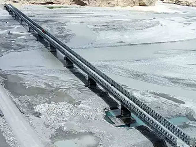 पूर्वी लद्दाख में 15 हजार फीट ऊंचाई पर भारत ने बनाया है 430 मीटर लंबा पुल