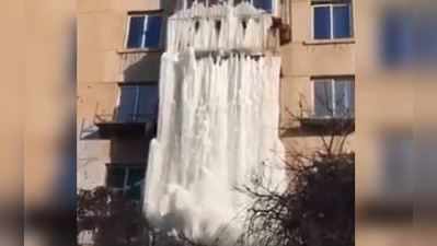 Video:પાઈપ લીક થવાથી ઘરની બહાર જ બની ગયું બરફનું ઝરણું
