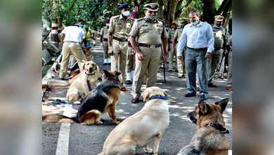 कर्नाटक पोलिस विकत घेणार अडीच कोटींचे ५० शोधक श्वान