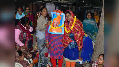 UP: આ મહિલાએ CM યોગી સાથે કર્યા લગ્ન!