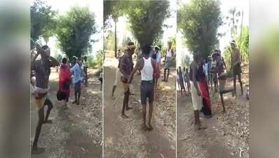 તાલિબાની સજા: એક વ્યક્તિએ યુવતીને પકડી રાખી અને બે યુવક લાકડી લઈને તૂટી પડ્યાં