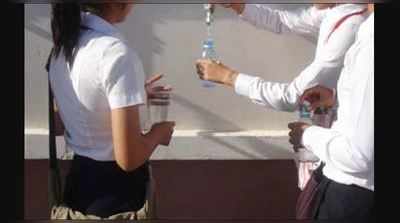 OMG! પોતાની વધુ માર્ક્સ લાવનારી વિદ્યાર્થિનીને પીવડાવી દીધું ઝેરી પાણી