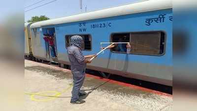 Bhopal: ‘देसी जुगाड़’ से रेलवे यात्रियों को दे रहा है ठंडा पानी, देखें तस्वीरें