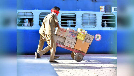 पुण्यातून एक लाख मजुरांची पाठवणी; आणखी १० ट्रेन सोडणार