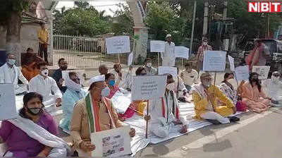 प्रवासी श्रमिकों की मौत: धरने पर बैठे बिहार कांग्रेस अध्यक्ष मदन मोहन झा, बोले- पीड़ित परिवार को मुआवजा दे सरकार