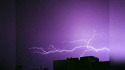 यूपी: आंधी-बारिश और बिजली का कहर, कन्नौज-उन्नाव में 13 लोगों की मौत