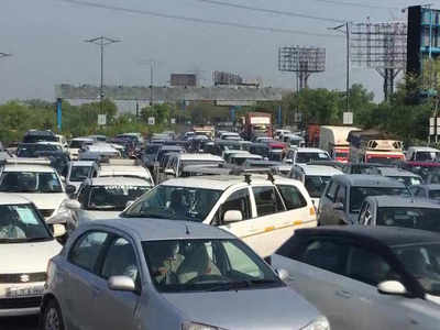 Delhi Noida Border Seal: दिल्ली-नोएडा बॉर्डर सील, डीएनडी पर भारी जाम