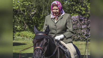 कोरोना वायरस का डर नहीं, 94 साल की उम्र में घोड़े पर सवार होकर निकलीं ब्रिटेन की महारानी