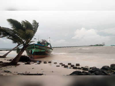 Nisarga Cyclone: चक्रीवादळ घोंगावतेय... पण घाबरू नका, अशी काळजी घ्या!