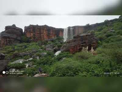 ಬಾದಾಮಿಯಲ್ಲಿಭಾರೀ ಮಳೆ : ತಗ್ಗು ಪ್ರದೇಶಗಳು ಜಲಾವೃತ