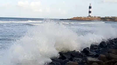 அசுர வேகத்தில் கரையை கடந்த நிசர்கா: மும்பையில் கனமழை!!