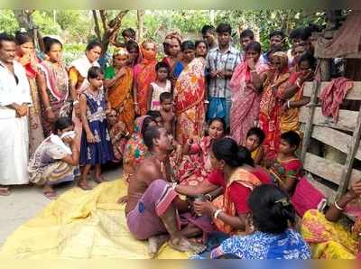 সুন্দরবনে মত্‍‌স্যজীবীকে টেনে নিয়ে গেল বাঘ, নদীতে ঝাঁপিয়ে রক্ষা অপরজনের