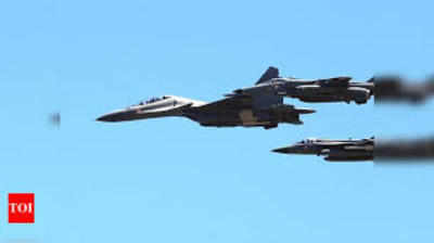 लद्दाख सीमा पर अब आसमान में दिख रही चीन की बेचैनी, मंडरा रहे लड़ाकू विमान, भारत तैयार