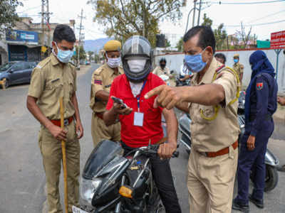 लॉकडाऊनचा भंग; दोन महिन्यात सुमारे साडे सहा कोटींची वसूली