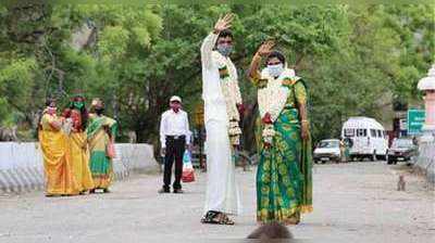 மாநில எல்லைகளை இணைக்கும் பாலத்தில் இணைந்த இரு மனங்கள்!!