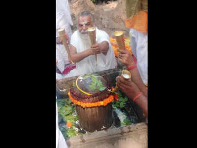 अयोध्याः रामजन्मभूमि परिसर के शिव मंदिर में 28 साल बाद रुद्राभिषेक, निर्विघ्न मंदिर निर्माण के लिए प्रार्थना