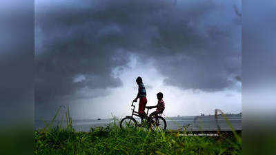 दिल्ली-NCR के कई इलाकों में झमाझम बारिश, ओले भी गिरे