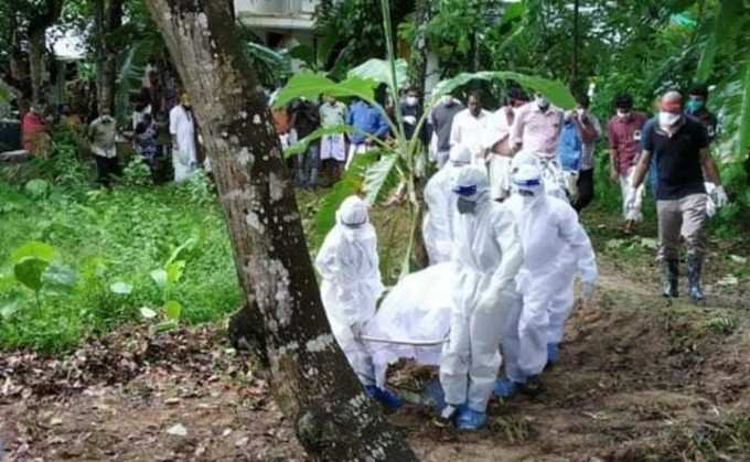 ​ചിതയ്ക്കു തീകൊളുത്തി