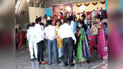 मुंबईः 50 की जगह 150 मेहमान हुए शामिल, शादी के दिन नवविवाहित जोड़े के खिलाफ FIR