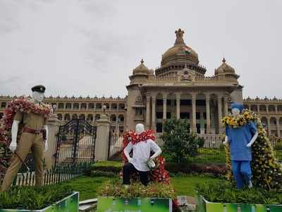 ವಿಧಾನಸೌಧದ ಮುಂದೆ ಪುಷ್ಪ ಪ್ರದರ್ಶನ, ಕೊರೊನಾ ವಾರಿಯರ್ಸ್‌ಗೆ ಹೀಗೊಂದು ಗೌರವ