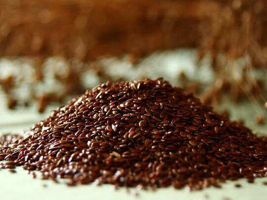 Alsi ka tel balo ke liye : Get silky, shiny and smooth hair with flaxseed hair gel - अलसी से बना हेयर जेल से बाल हो जाएंगे तेजी से लंबे-घने और शाइनी Alsi ka tel balo ke liye : Get silky, shiny and smooth hair with flaxseed hair gel - अलसी से बना हेयर जेल से बाल हो जाएंगे तेजी से लंबे-घने और शाइनी